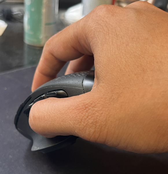 File:Logitech G604 Broken Scroll Working Position.png