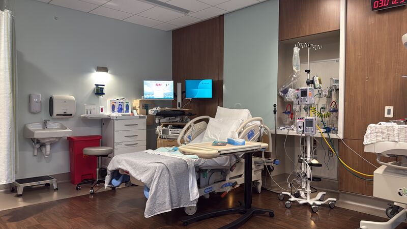 File:CPMC Van Ness Delivery Room.jpeg