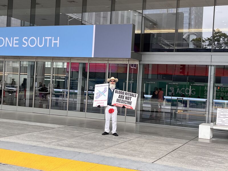File:Anti-circumcision protestors at Moscone Center Obstetrics and Gynecology conference.jpg