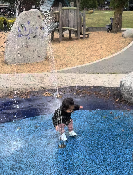 File:Astra at Grandview Park.png
